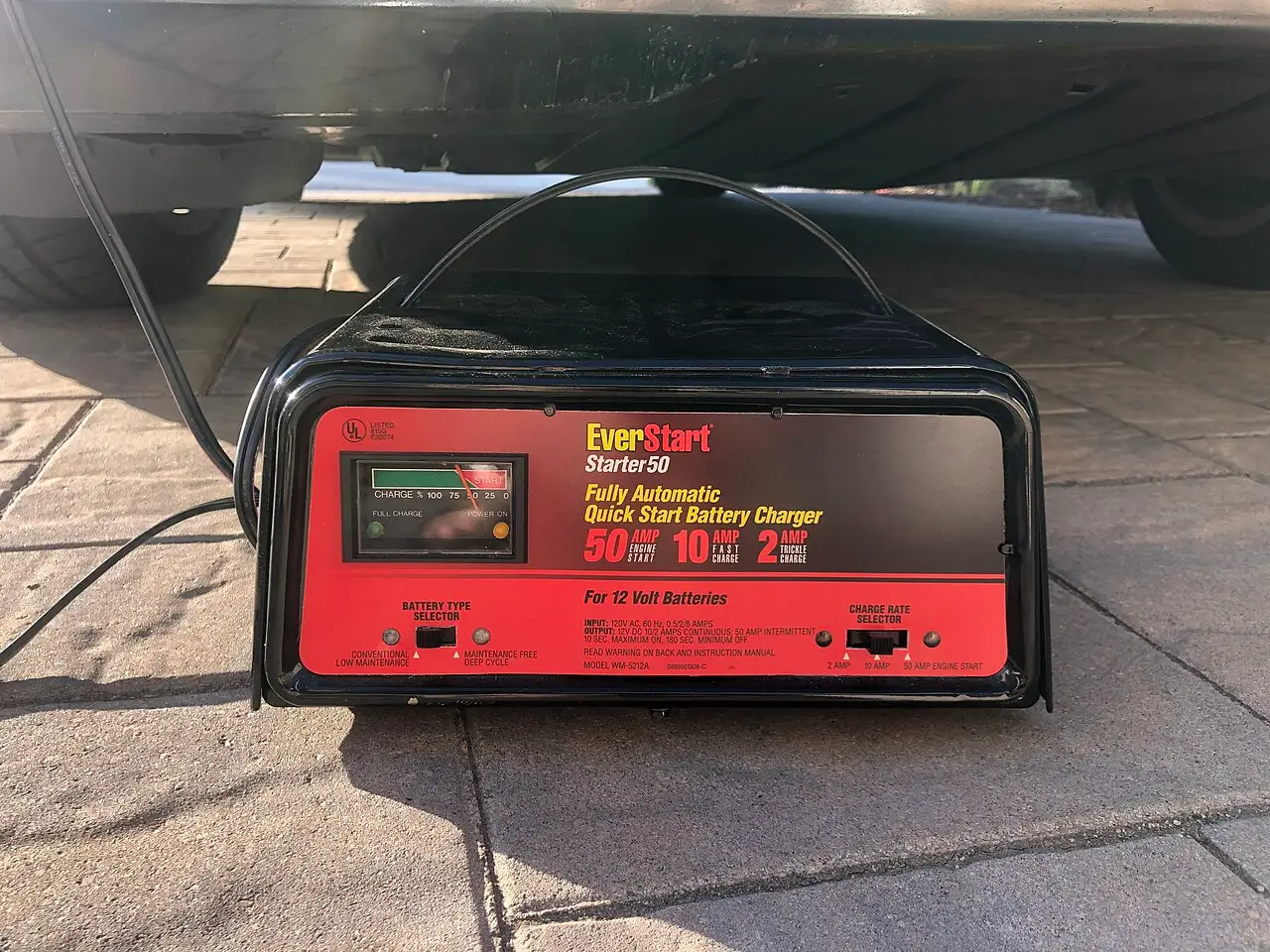jump starter vs battery charge with separate charging-rate and engine-start settings.